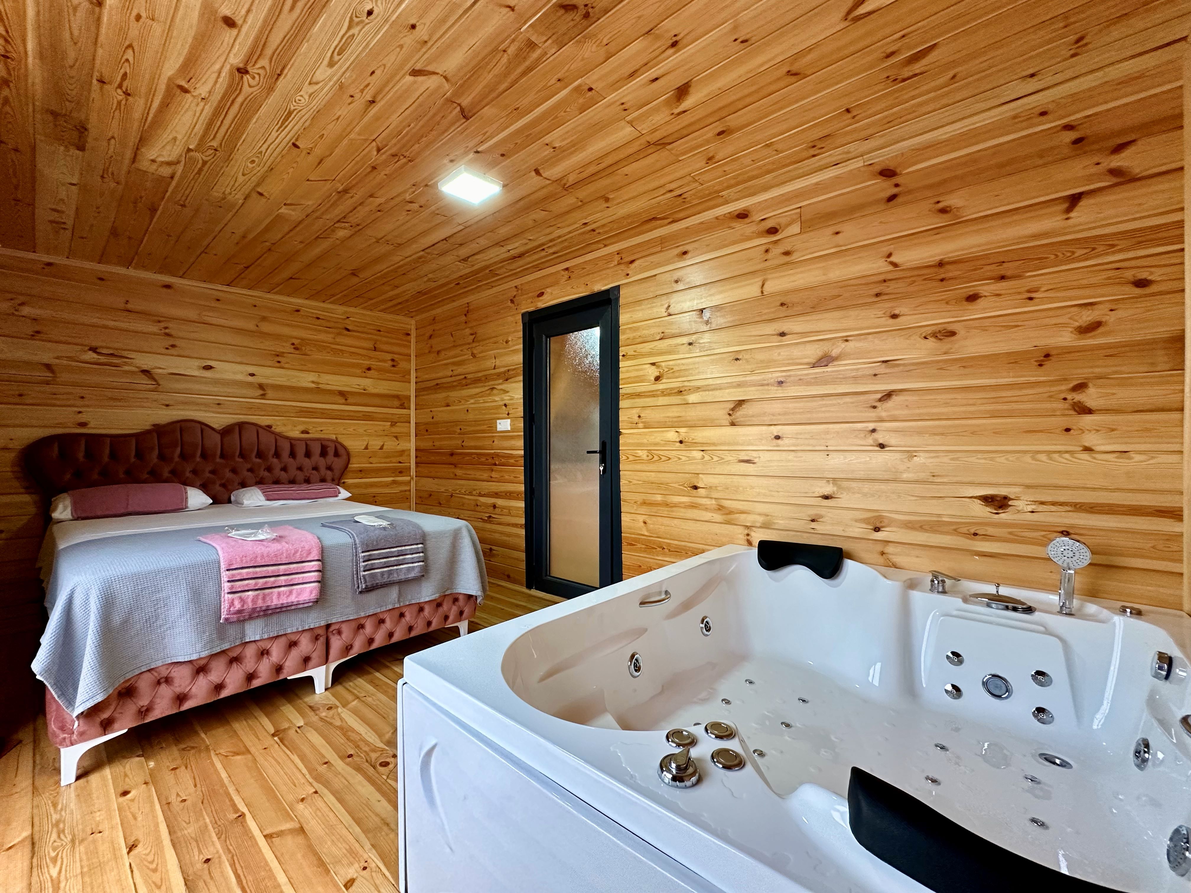 Sapanca Green Naturel Suit 2+1 Havuzlu Bungalov